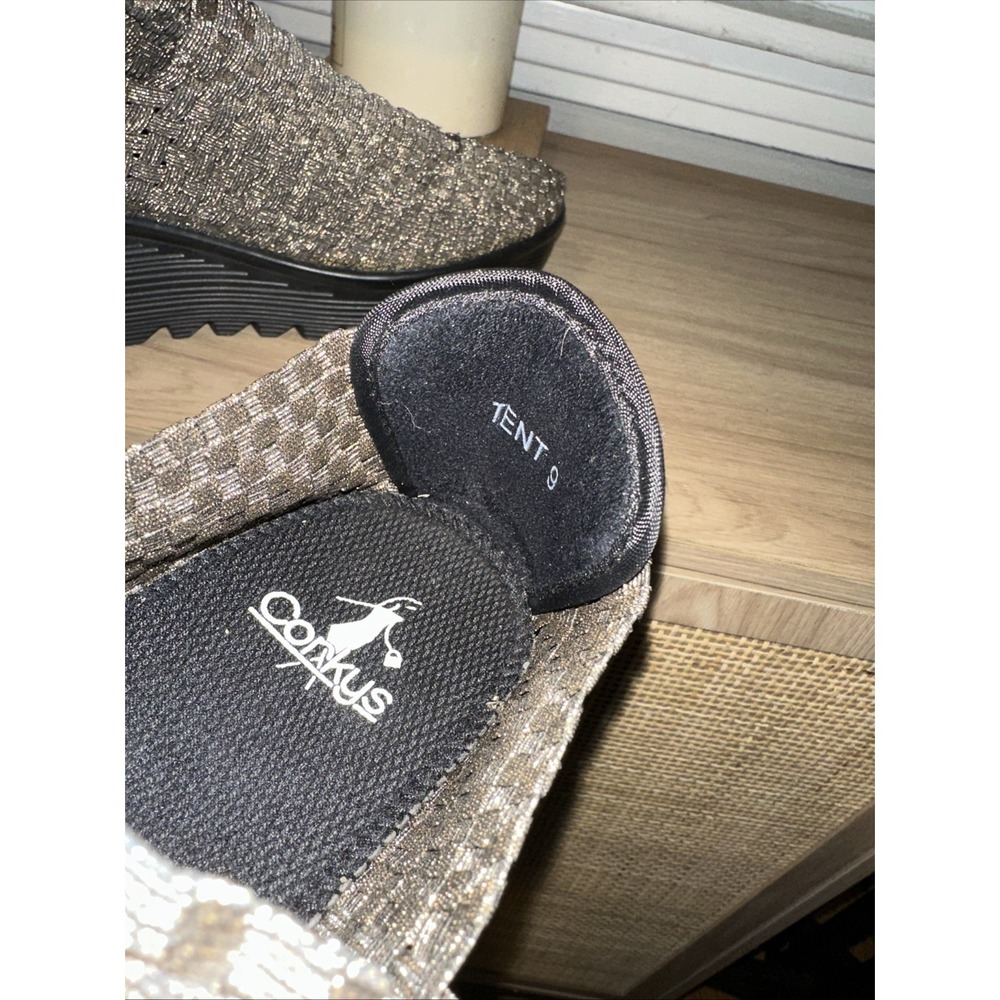 Corkys Featherlite Tent Black Gold Woven‎ Slip On Wedges Shoes Size 9 - Picture 7 of 7